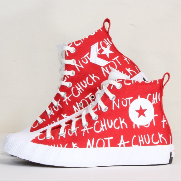 F07 CHUCK - red white